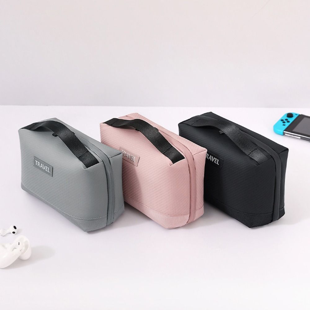 Tech Accessories Travel Organizer Pouch - Wasserdichte Aufbewahrungstasche, Reisezubehör, PU Travel Tech